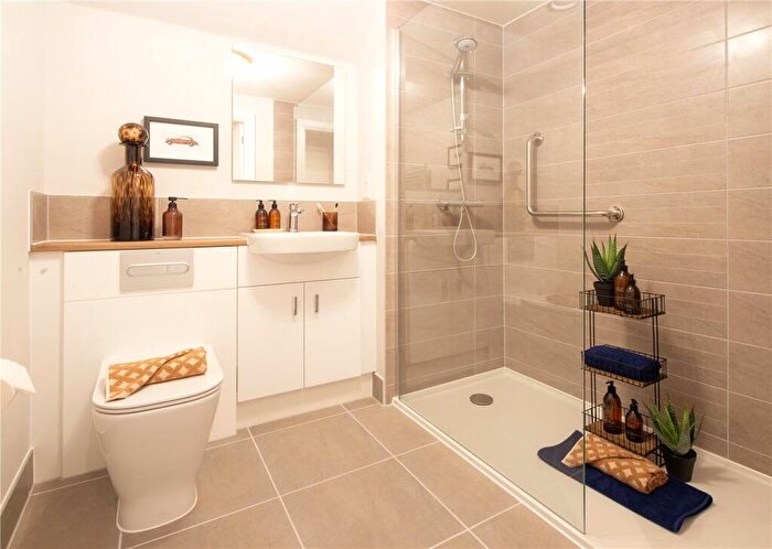 1 Bedroom Apartment For Sale In Reading Road, Wokingham, Berkshire, RG41