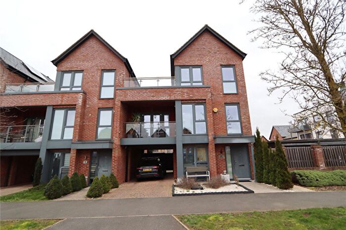 3 Bedroom End Of Terrace House For Sale In Atlas Way, Oakgrove, Milton Keynes, Bucks, MK10