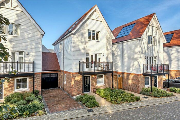 4 Bedroom Detached House To Rent In Breething Road, Dunton Green, Sevenoaks, Kent, TN14