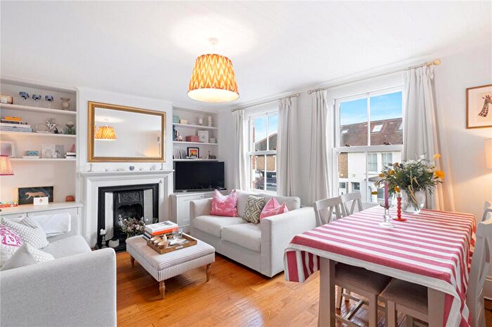 2 Bedroom Apartment For Sale In White Hart Lane, Barnes, London, SW13