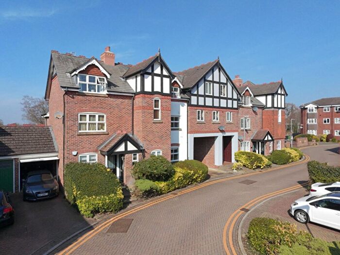 3 Bedroom Maisonette For Sale In Arderne Place, Alderley Edge, SK9