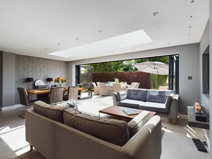 4 Bedroom Detached House For Sale In Buckland Lodge, Buckland, HP22