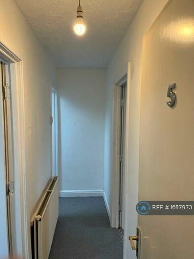 1 Bedroom Flat To Rent In Mexborough Avenue, Leeds, LS7