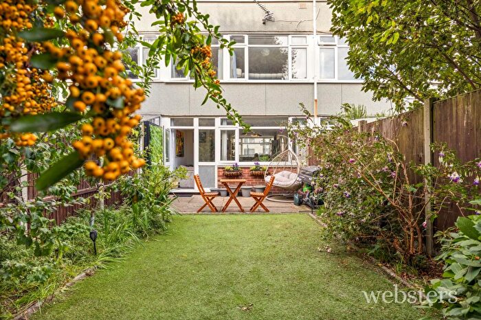 3 Bedroom Maisonette For Sale In Kensington Place, Norwich, NR1
