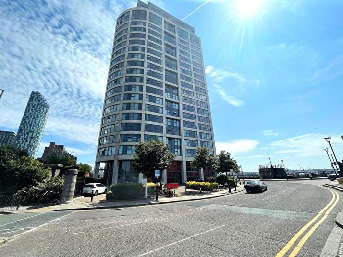 2 Bedroom Flat For Sale In William Jessop Way, Liverpool, L3