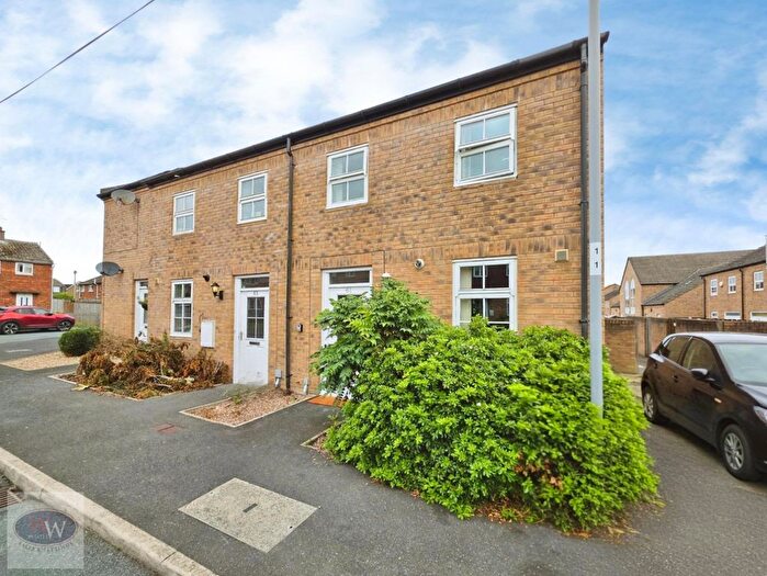 3 Bedroom End Of Terrace House For Sale In Littlelands, Bingley, BD16