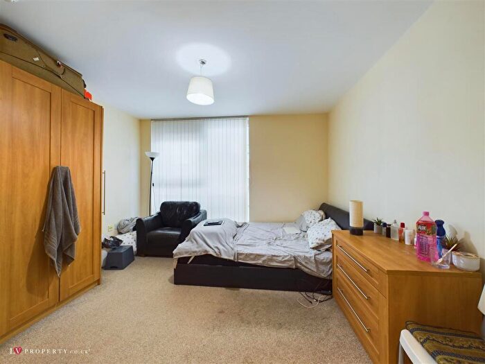 2 Bedroom Apartment For Sale In Worcester Street, Birmingham, B2