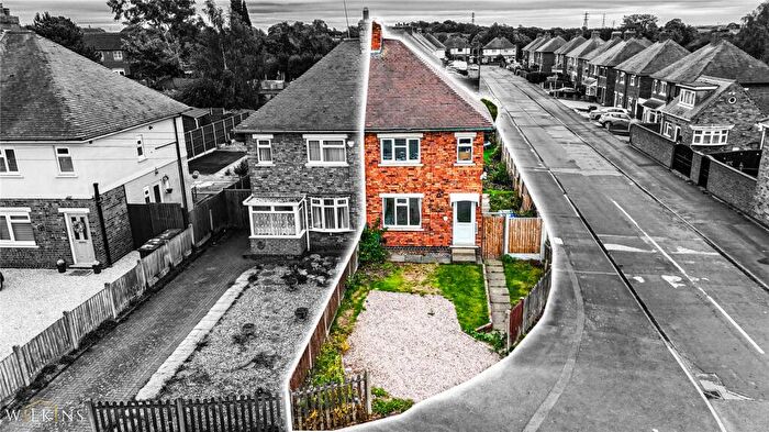 3 Bedroom Semi-Detached House To Rent In Overwoods Road, Hockley, Tamworth, Staffordshire, B77