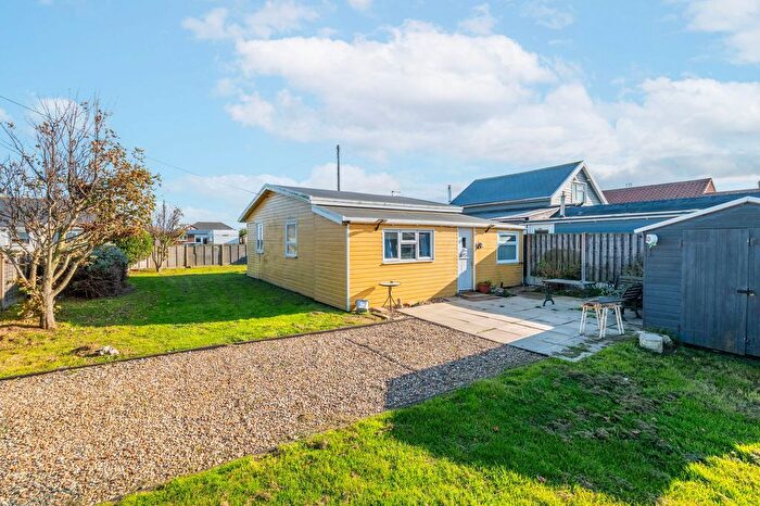 3 Bedroom Bungalow For Sale In Bush Estate, Eccles-On-Sea, NR12