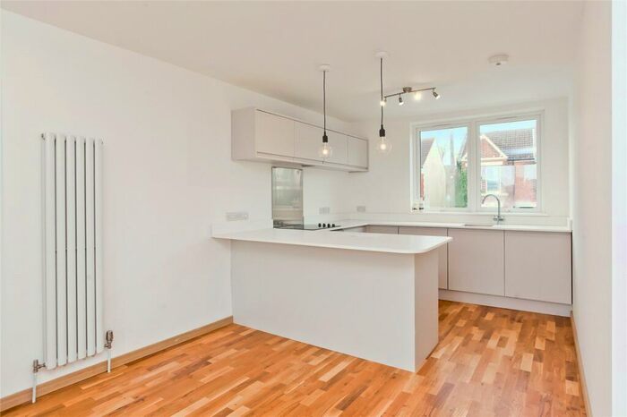 3 Bedroom End Of Terrace House To Rent In Hollingbury Road, Brighton, BN1