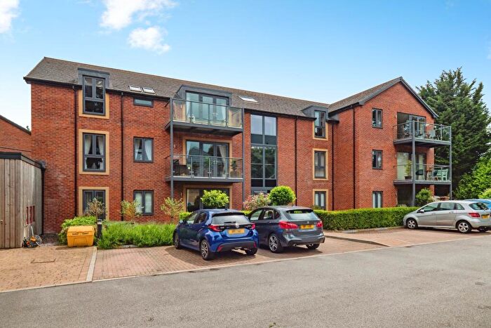 2 Bedroom Flat For Sale In Stapleton Court, Waller Grove, North Ferriby, HU14