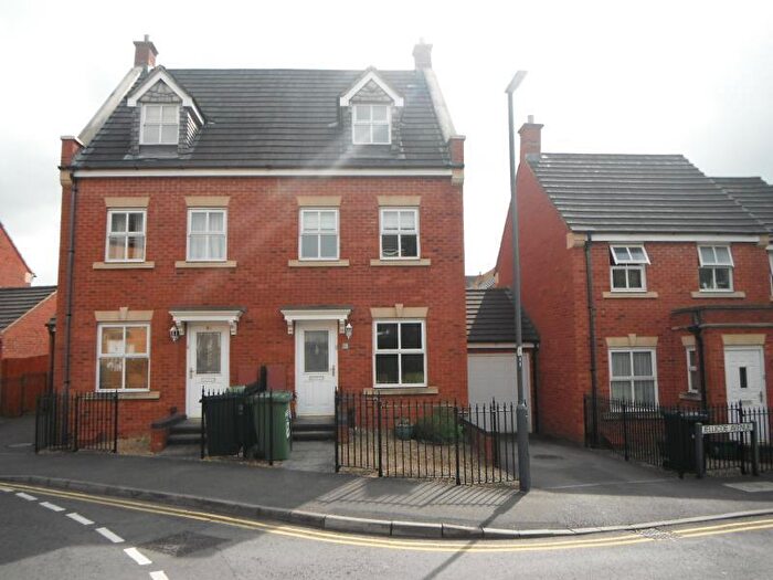 5 Bedroom Town House To Rent In Wright Way - Stoke Park, BS16