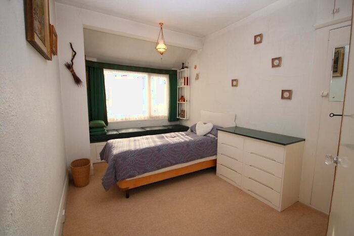 4 Bedroom Detached House For Sale In St Margarets Road, Edgware, Middlesex, HA8