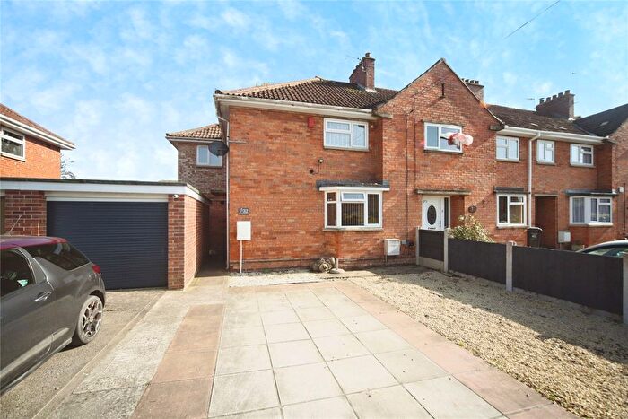 4 Bedroom Semi Detached House For Sale In Sunnybank Road, Bridgwater, Somerset, TA6