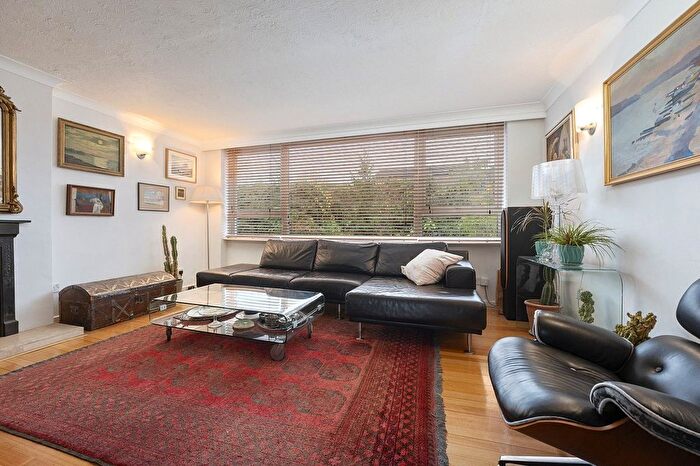 3 Bedroom Terraced House For Sale In Cavendish Road, Sutton, SM2