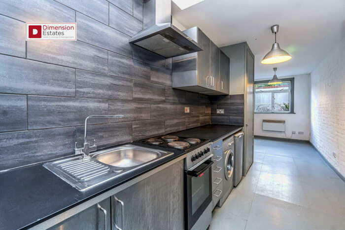 Studio To Rent In Upper Clapton Road, London, E5