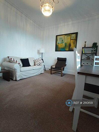 2 Bedroom Flat To Rent In Hairst Street, Renfrew, PA4