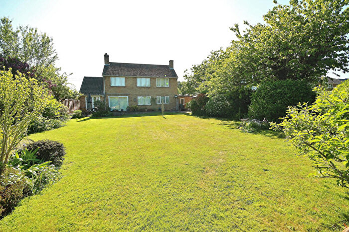 3 Bedroom Detached House For Sale In East End, Oxfordshire, OX29