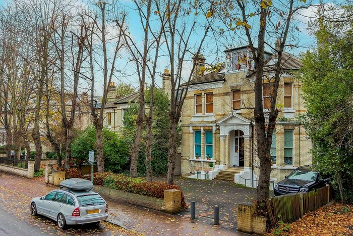 1 Bedroom Flat To Rent In Oakhill Road, East Putney, London, SW15