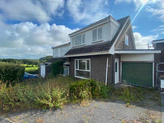 3 Bedroom Property To Rent In Bryncastell, Bow Street, SY24