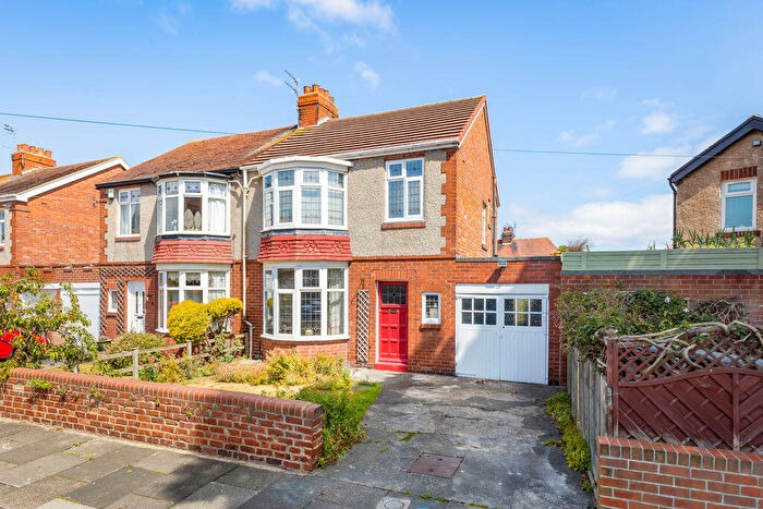 3 Bedroom Semi-Detached House For Sale In Westfield Avenue, Whitley Bay, North Tyneside, NE25