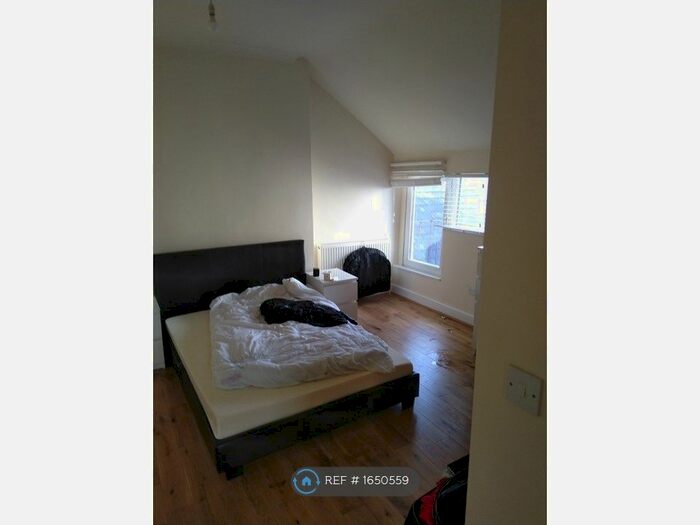 4 Bedroom Flat To Rent In Claude Pla, Cardiff, CF24