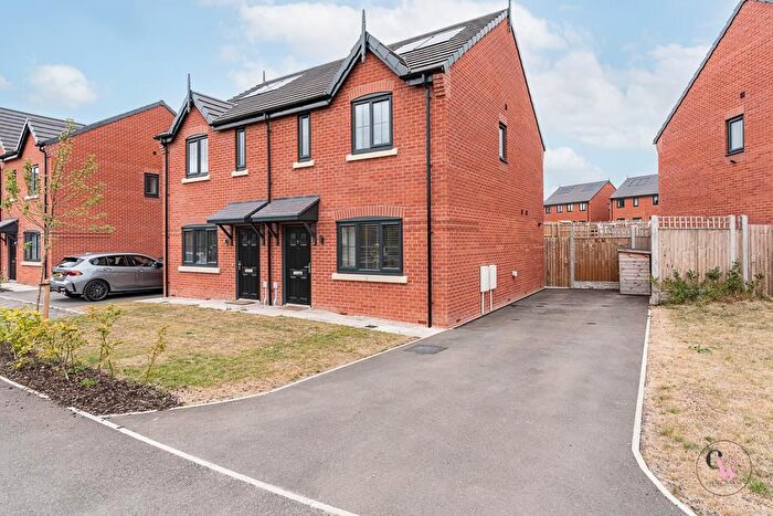 3 Bedroom Semi-detached House For Sale In Applefern Close, Winsford, CW7