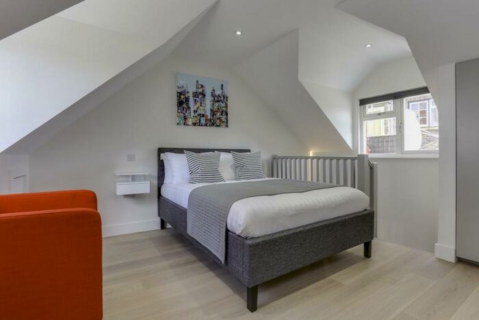 1 Bedroom Apartment To Rent In Finchley Road, Golders Green, NW11