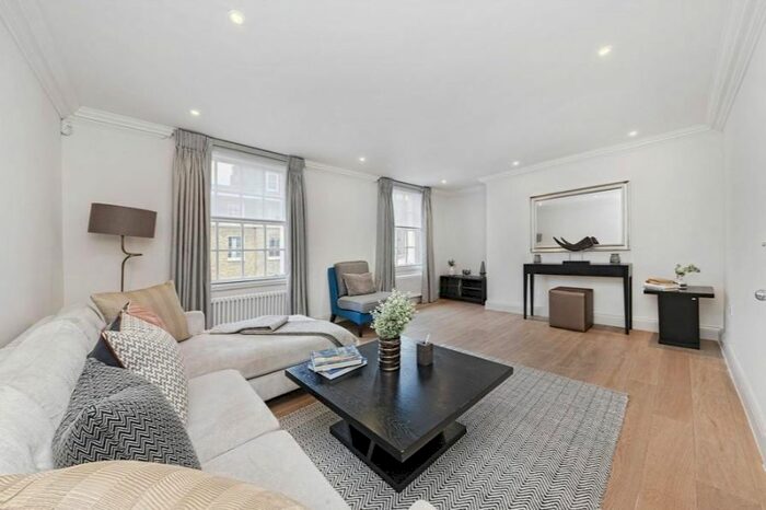 3 Bedroom Flat To Rent In York Street, Marylebone, London, W1H
