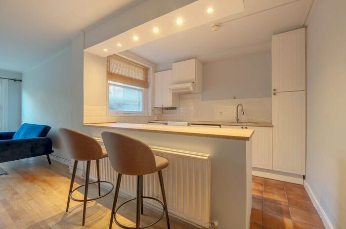 1 Bedroom Flat For Sale In Cromwell Grove, London, W6