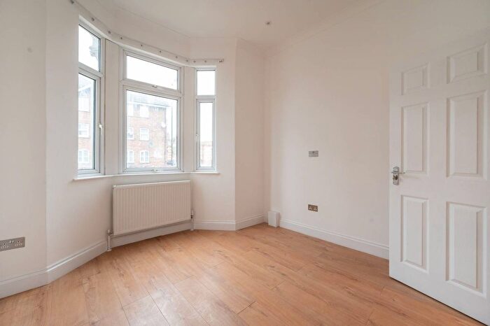 7 Bedroom Property To Rent In High Street, Plaistow, London, E13