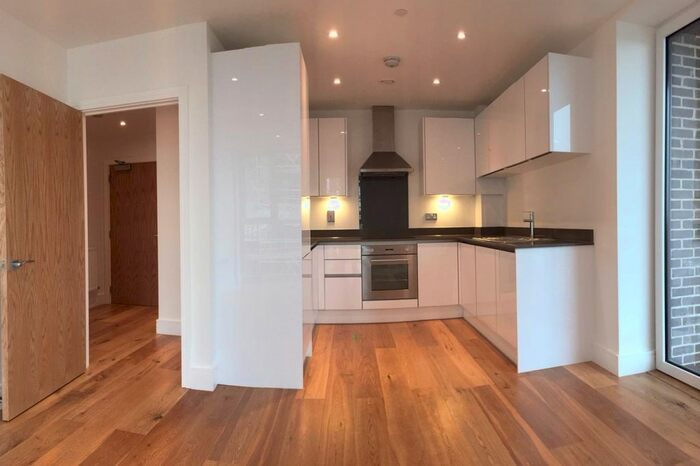 1 Bedroom Flat To Rent In Centurion Tower, Caxton Street North, London, E16