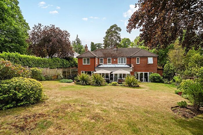 4 Bedroom Detached House For Sale In Woodend Drive, Ascot, SL5