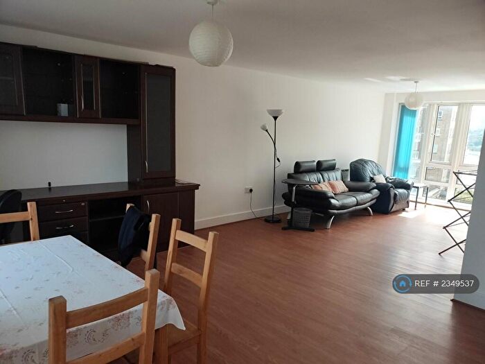2 Bedroom Flat To Rent In St. Davids Square, London, E14