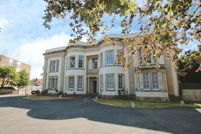 2 Bedroom Flat To Rent In Cleevewood House- Frenchay, BS16