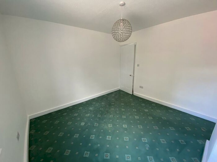 1 Bedroom Terraced House To Rent In Heath Road, LU7