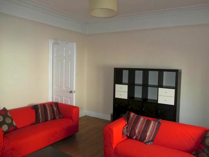 1 Bedroom Flat To Rent In Menzies Road, Ground Floor Left, AB11