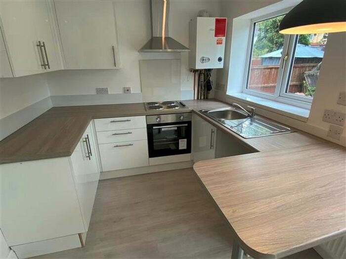 1 Bedroom Flat To Rent In Lynton Avenue, Tettenhall, Wolverhampton, WV6
