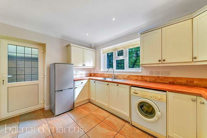 3 Bedroom Detached House To Rent In West Hill, South Croydon, CR2