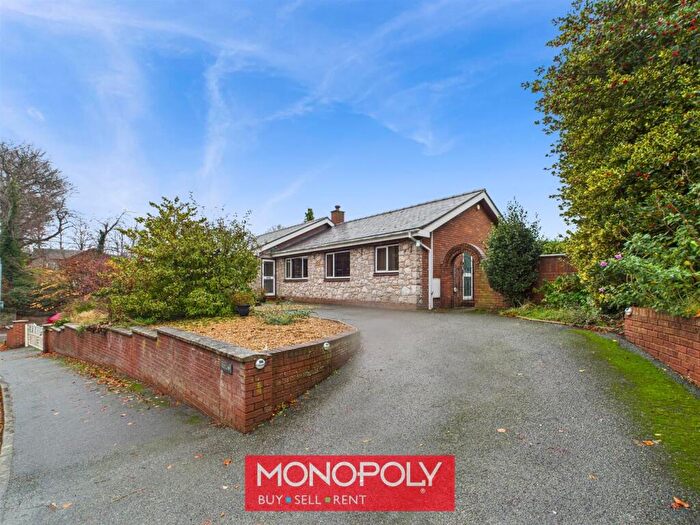 3 Bedroom Bungalow For Sale In Rhos Street, Ruthin, LL15