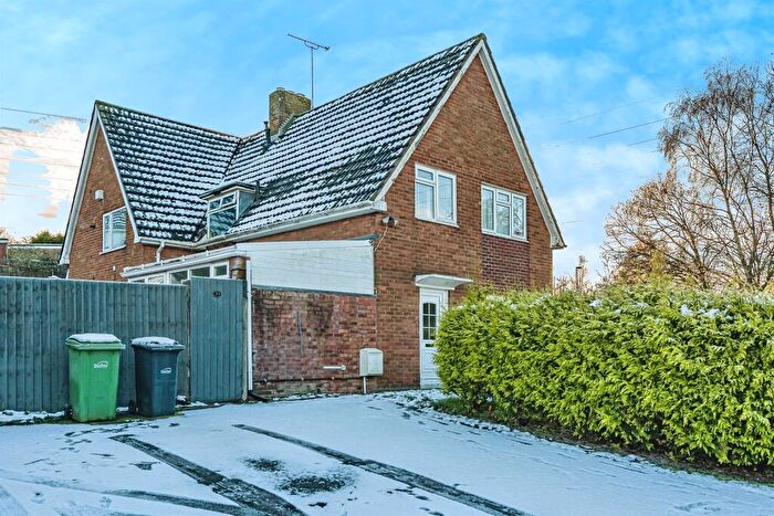 3 Bedroom Semi-Detached House For Sale In Bushey Fields Road, Dudley, DY1