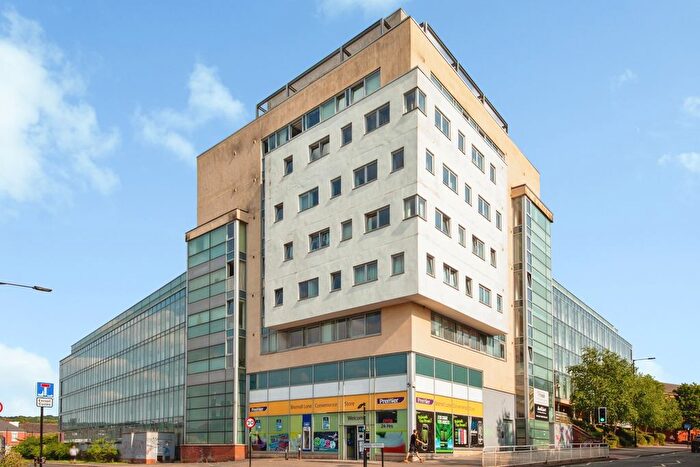 2 Bedroom Flat For Sale In Bramall Lane, Sheffield, S2