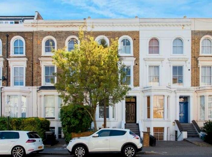 Studio To Rent In Yonge Park, London, N4