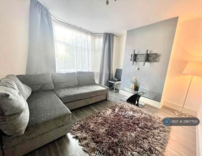 3 Bedroom Semi-Detached House To Rent In Siddeley Avenue, Coventry, CV3