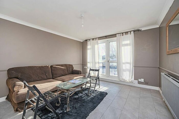 2 Bedroom Flat To Rent In Daubeney Road, Clapton, London, E5