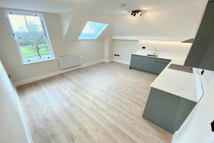 1 Bedroom Flat To Rent In Lynchford Road, Farnborough, GU14