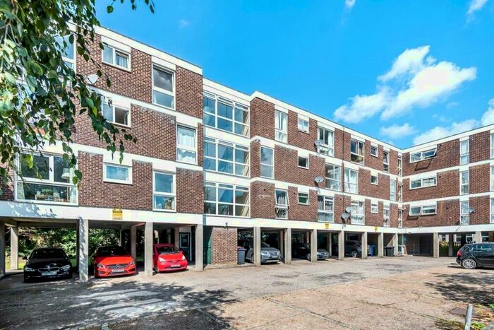 2 Bedroom Flat To Rent In Mayfair Close, Beckenham, BR3