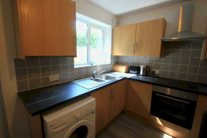 5 Bedroom Semi-Detached House To Rent In St Mary Magdalene Street, Brighton, BN2