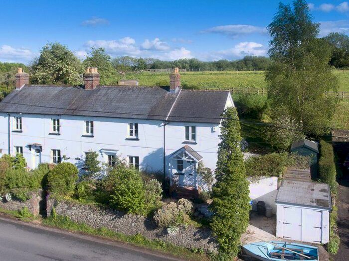 4 Bedroom Semi-Detached House For Sale In Ludwell, SP7