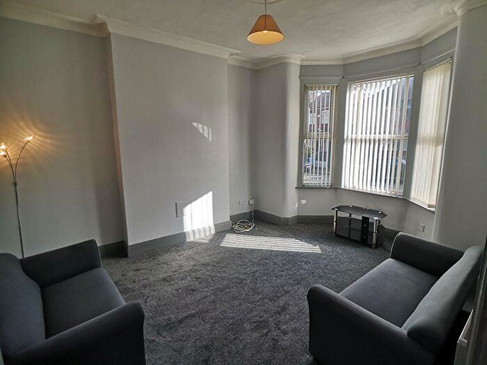 4 Bedroom Semi-Detached House To Rent In Trafalgar Road, M6